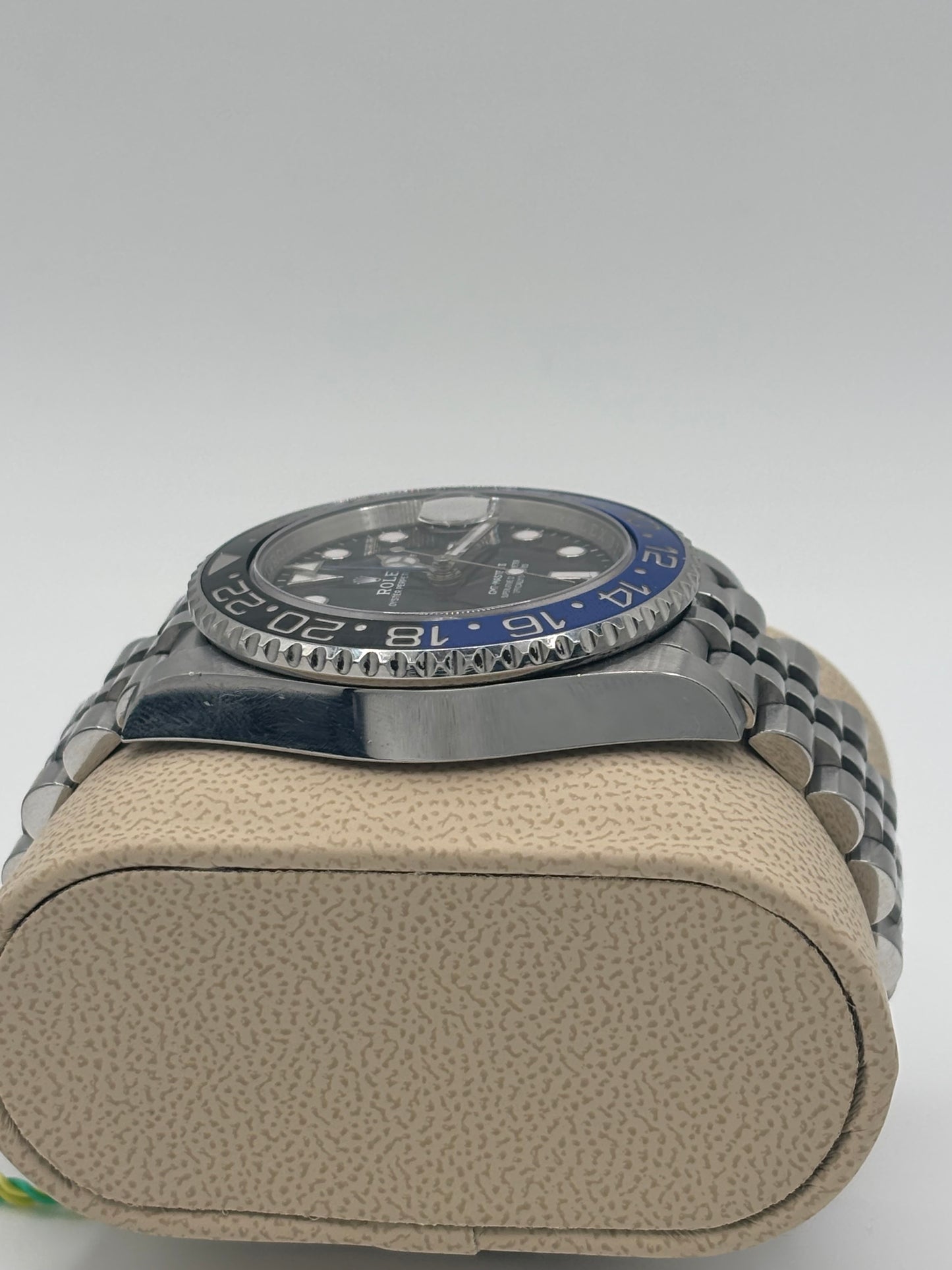 PRE-OWNED - Rolex Oyster Perpetual Date GMT-MASTER II